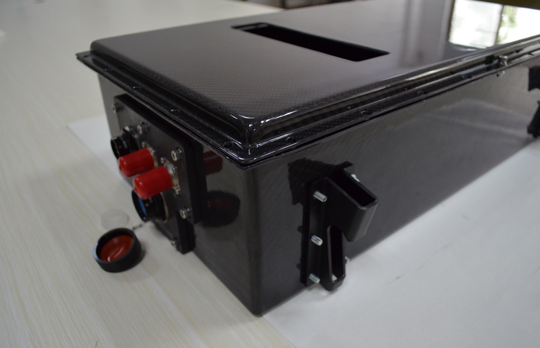 碳纤维汽车电池箱体的设计和制作
