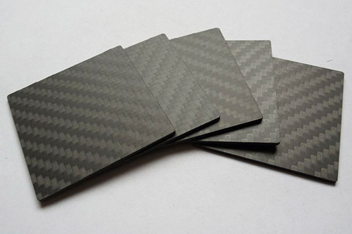 碳纤维板和铁板哪个结实？