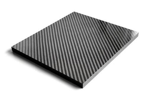 碳纤维板表面光滑吗？
